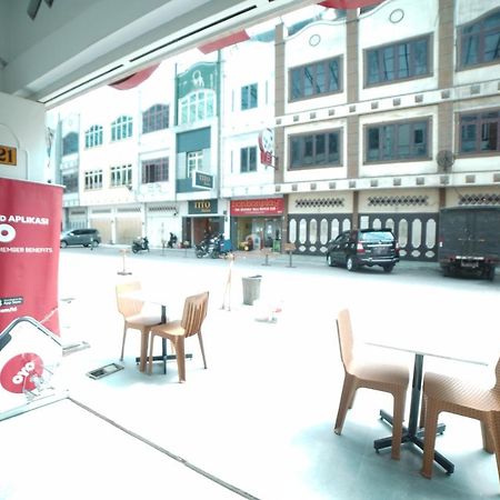 Oyo 90830 Multatuli Guest House Medan Bagian luar foto