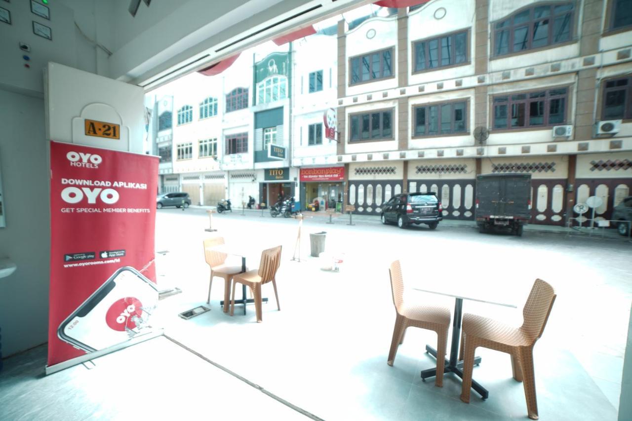 Oyo 90830 Multatuli Guest House Medan Bagian luar foto
