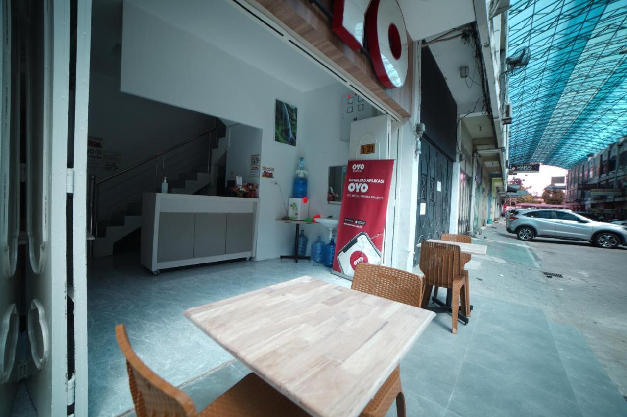 Oyo 90830 Multatuli Guest House Medan Bagian luar foto